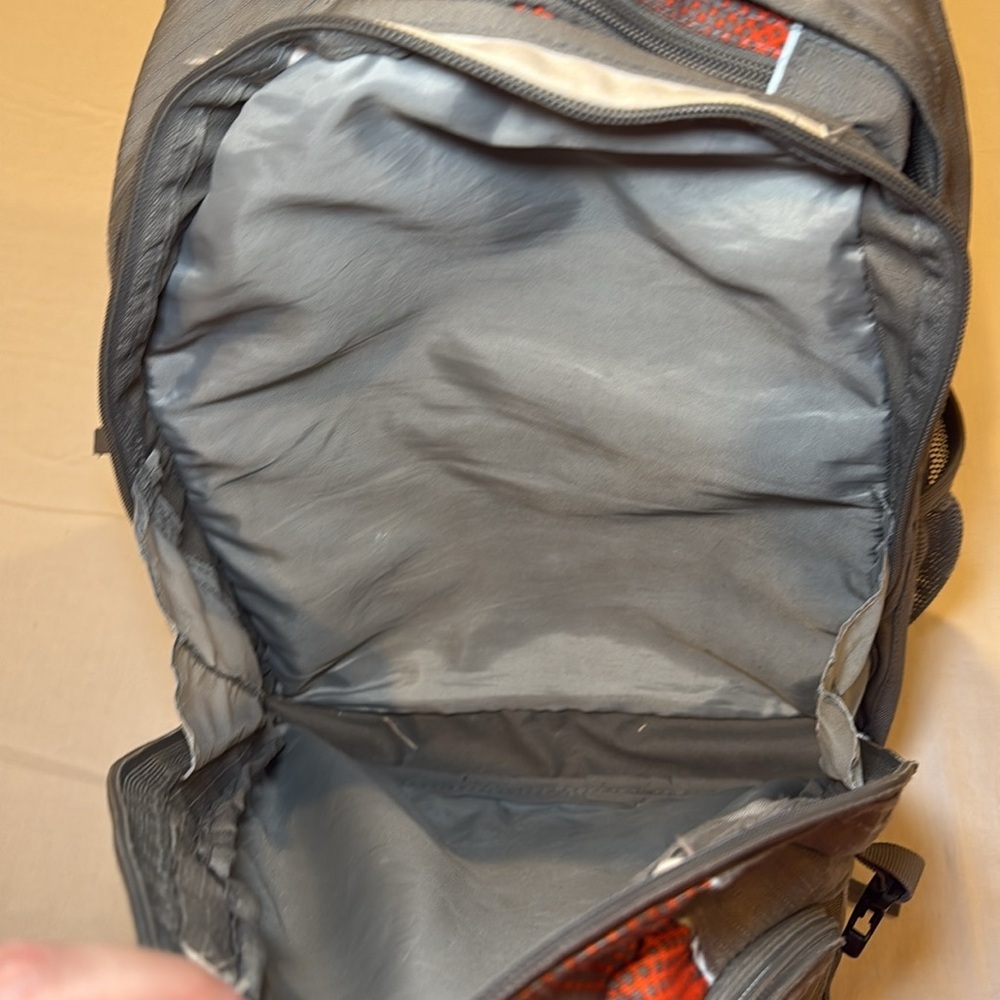 High Sierra Unisex Swerve Charcoal Grey and Hyperdots Laptop Backpack EUC - Picture 6 of 12